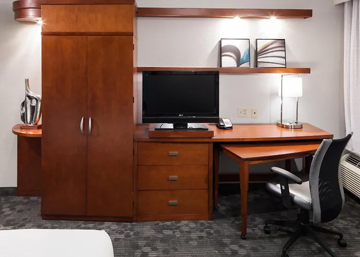 Courtyard By Marriott Miami At Dolphin Mall
