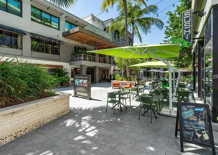 Contemporary King Studio In Coconut Grove Includes Parking