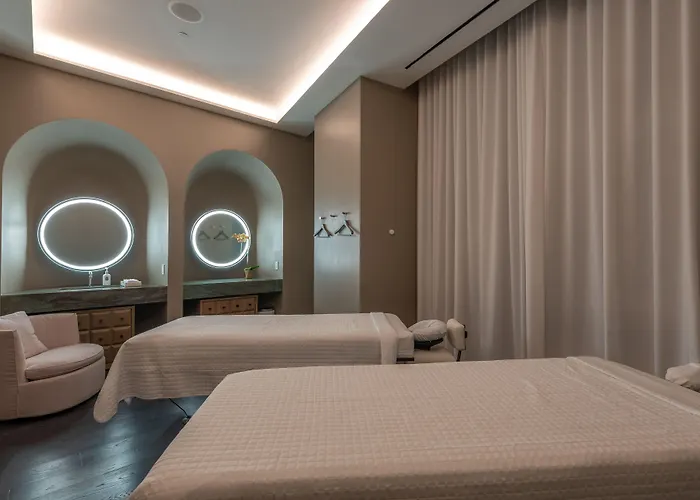 City Escapes Suites At Sls Lux Brickell Building